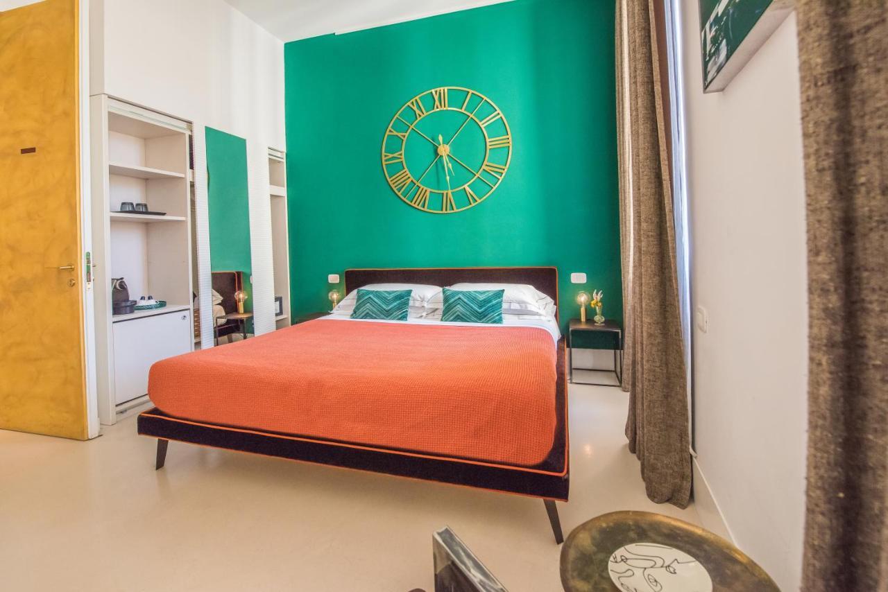 ローマ ピアッツァ ディ スパーニャ 9 Bed & Breakfast エクステリア 写真